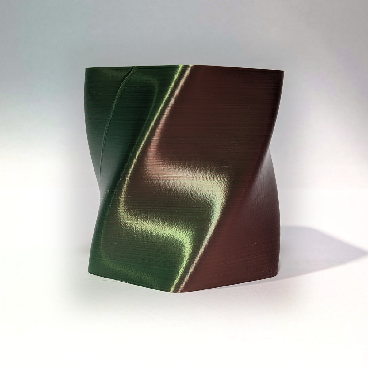 VEXA PLA+ Silk Green Red — printed colour swatch